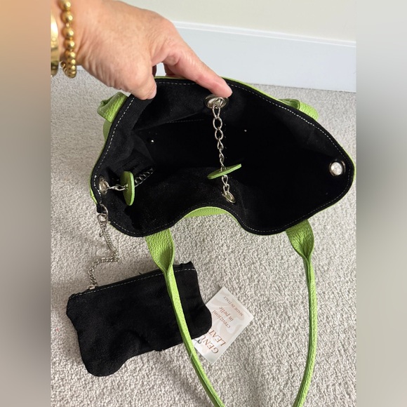 Chic Lime Green Italian Leather Tote Bag - Picture 3 of 6